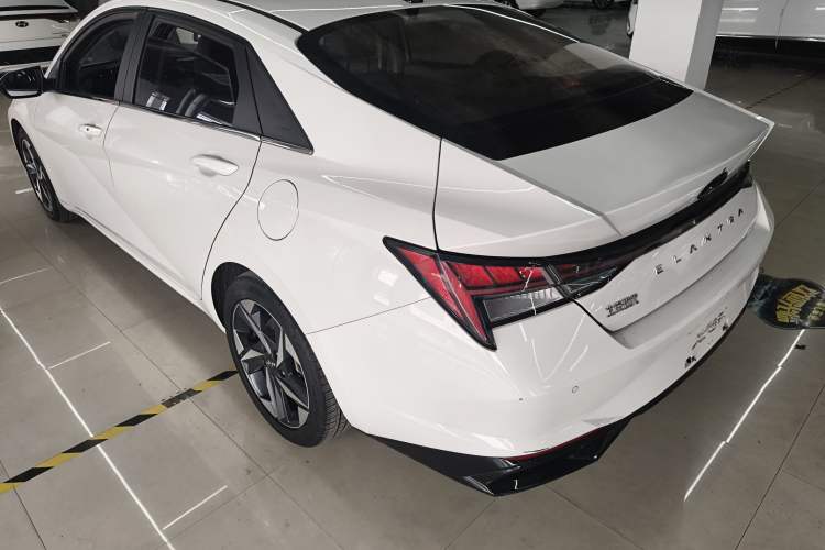 Used Hyundai Elantra 2022 1.5L CVT GLX Elite Edition Rear Left 45 Deg