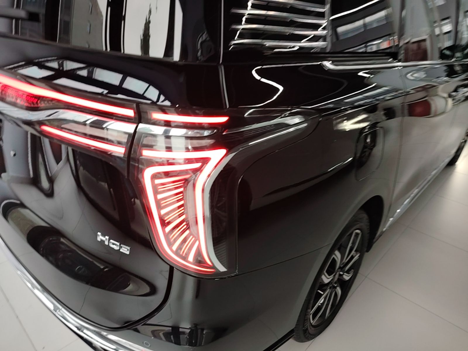 Hongqi HQ9 2023 2.0T Smart Connect Flagship Edition - Chinese Trim Yue — снимка 9