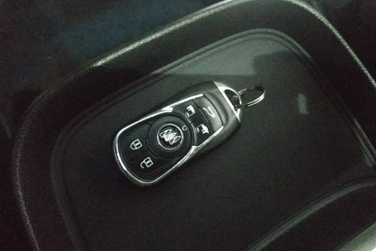 Used Buick GL8 2022 ES Land Cruiser 653T Luxury Model
