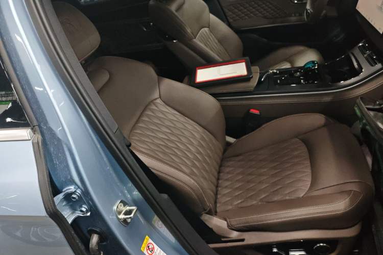 Used BYD Han 2023 DM-i Champion Edition 121KM Prestige Model
