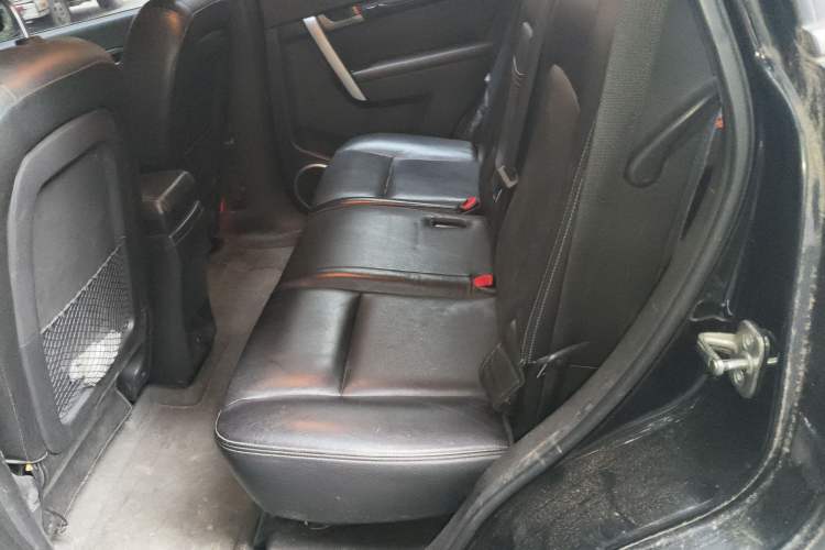 Used Chevrolet Captiva 2012 2.4L 4x4 Flagship Edition 7 Seats