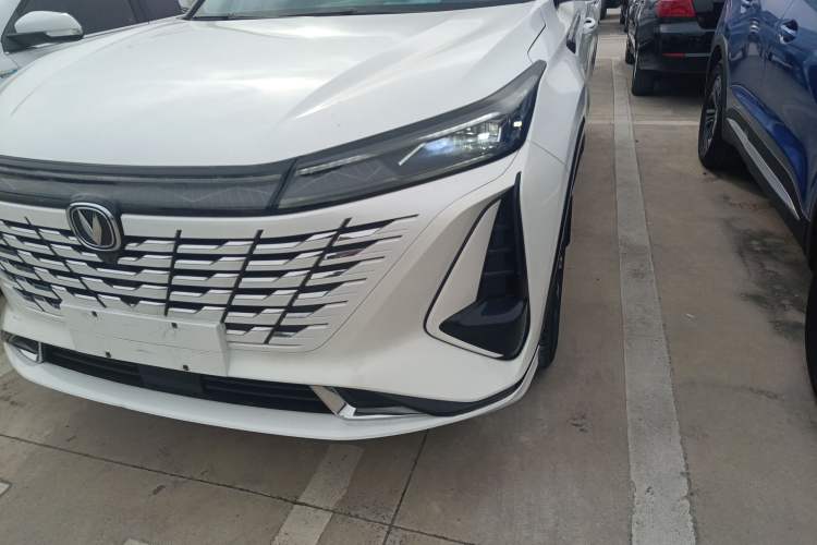 Used Changan CS75 PLUS 2023 3rd Generation 1.5T Automatic Prestige Model
