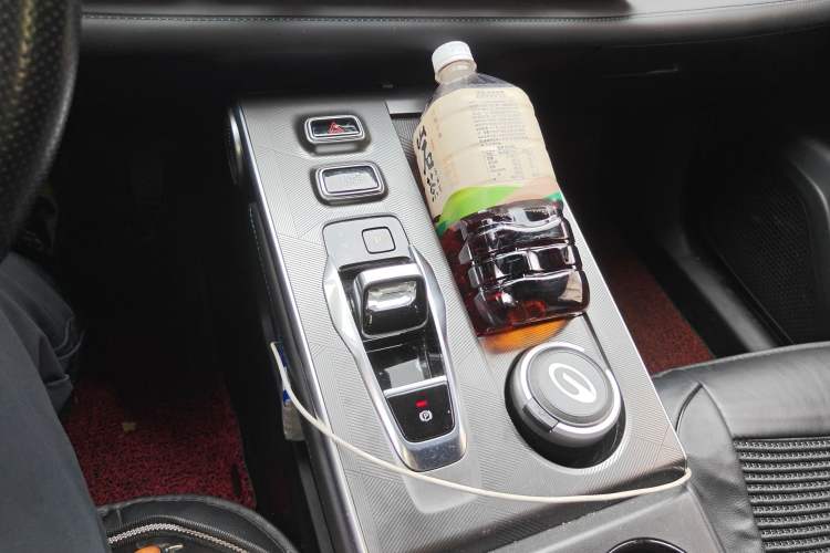 Used GAC Trumpchi EMKOO 2022 2.0 ATK TwinStar Pro Edition Gear Lever