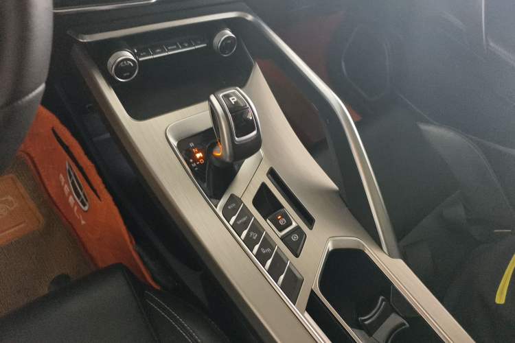 Used Geely Auto Coolray 2019 260T DCT Knight China VI Standard