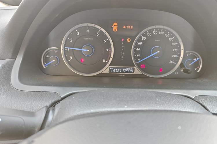 Used Honda Crosstour 2014 2.4L Luxury Edition Odometer Close Up