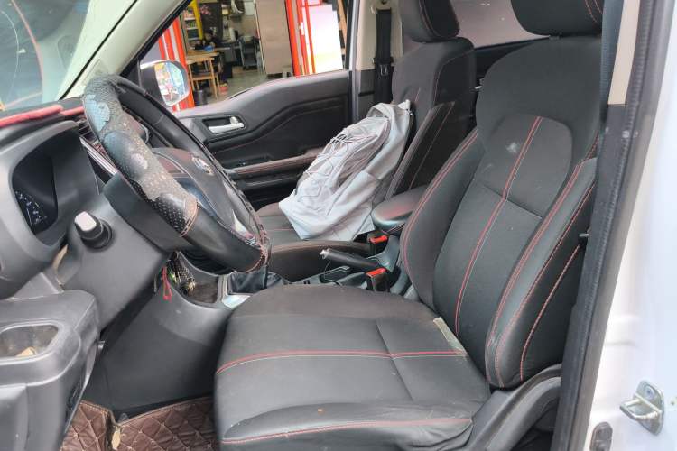 Used CHANGAN OSHAN X70A 2018 1.5L Manual Standard Edition Left Front Seat