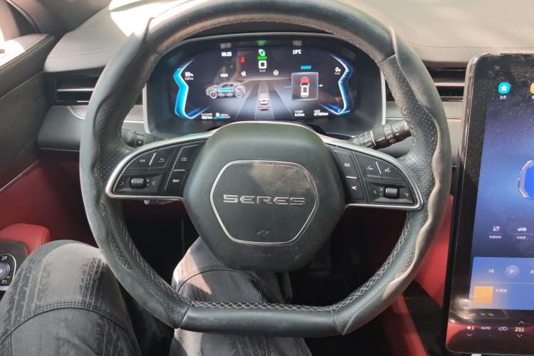 Used SERES SF5 2021 Four-Wheel Drive Freedom Expedition Edition