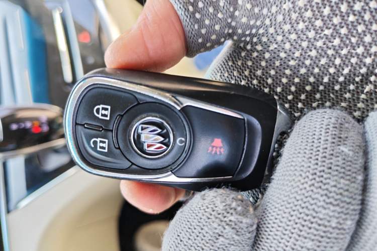 Used Buick GL8 2022 Land Cruiser Executive Class 652T Comfort Model