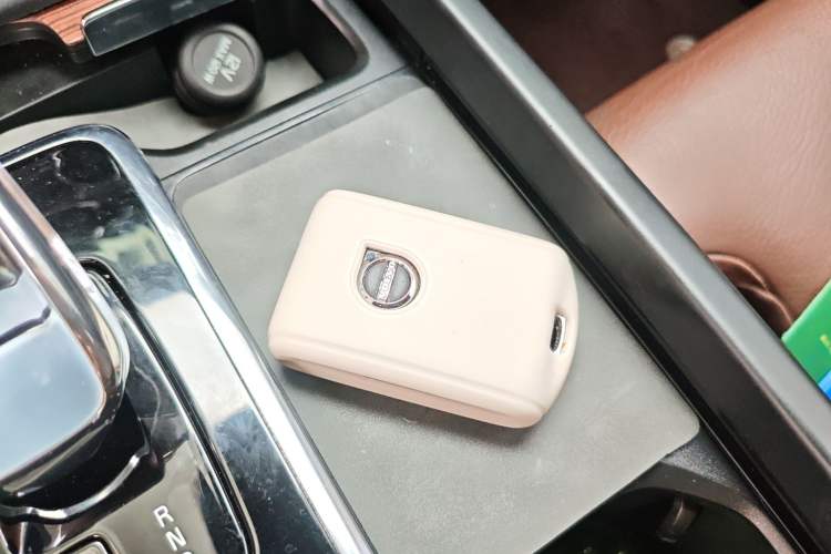 Used Volvo XC60 2023 B5 4x4 Smart Luxury Edition
