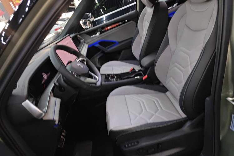 Used Volkswagen Tayron 2025 Tiguan L 380TSI 4Motion Luxury Easy Package