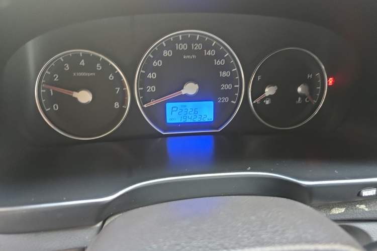 Used Hyundai Santa Fe Classic 2012 2.4 Comfort Edition 5-Seater Two-Wheel Drive