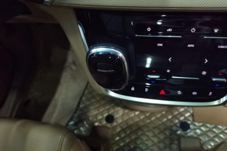 Used Buick GL8 2020 ES Land Cruiser 653T Luxury Model