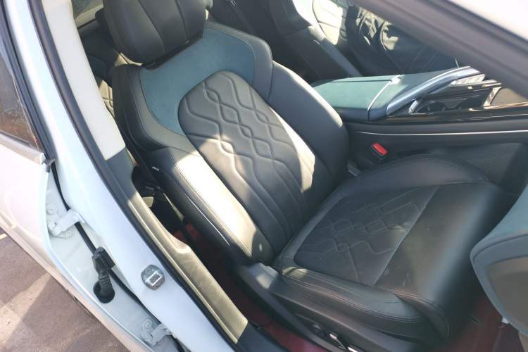 Used VOYAH FREE 2021 Two-Wheel Drive Standard Pure Electric City Edition
