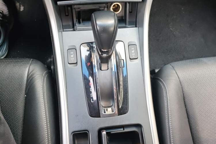 Used Honda Accord 2014 2.0L EX Luxury Edition Gear Lever