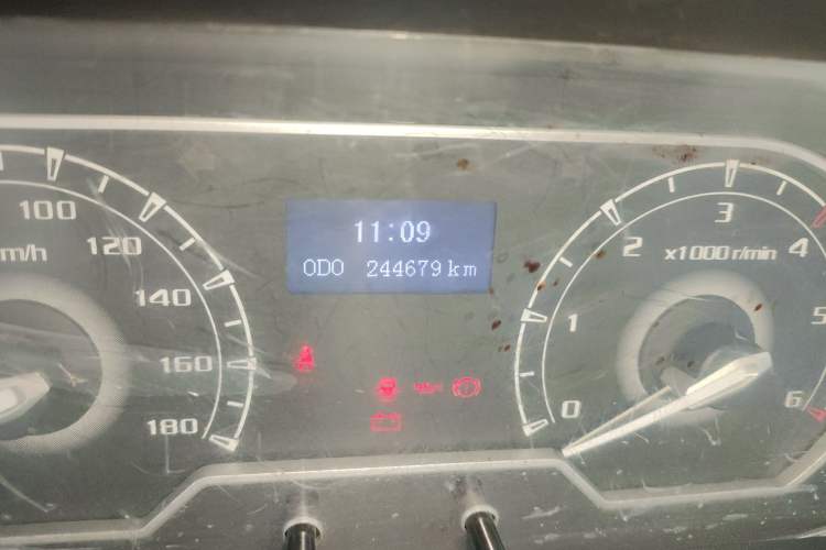 Used SAIC MAXUS Xintu V80 2021 2.0T Manual Classic Aoyuntong Long Wheelbase Mid-Roof 6/7/8/9-Seater