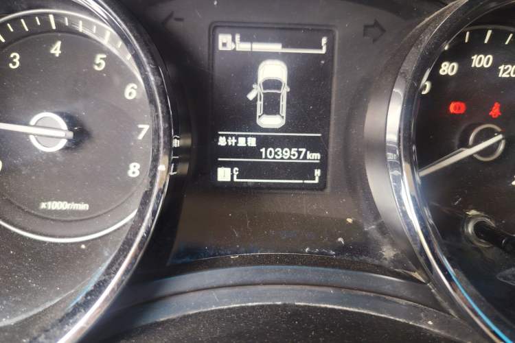 Used Wuling Hongguang 2015 1.5L S1 Comfort China V Standard Odometer Close Up