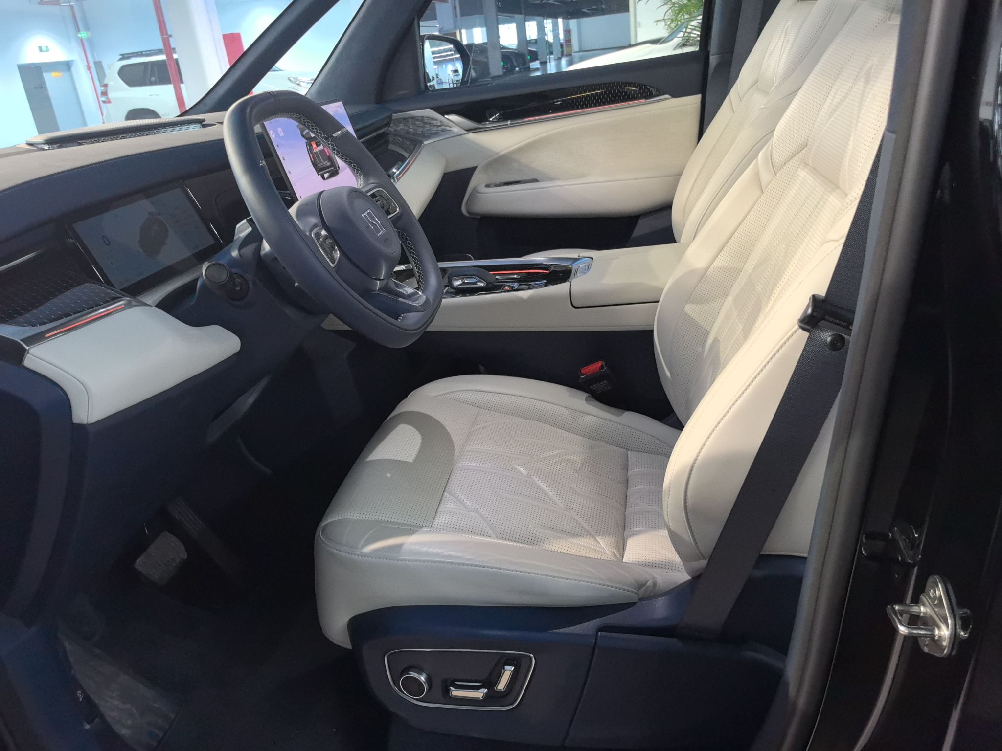 المقاعد الأمامية داخل السيارة