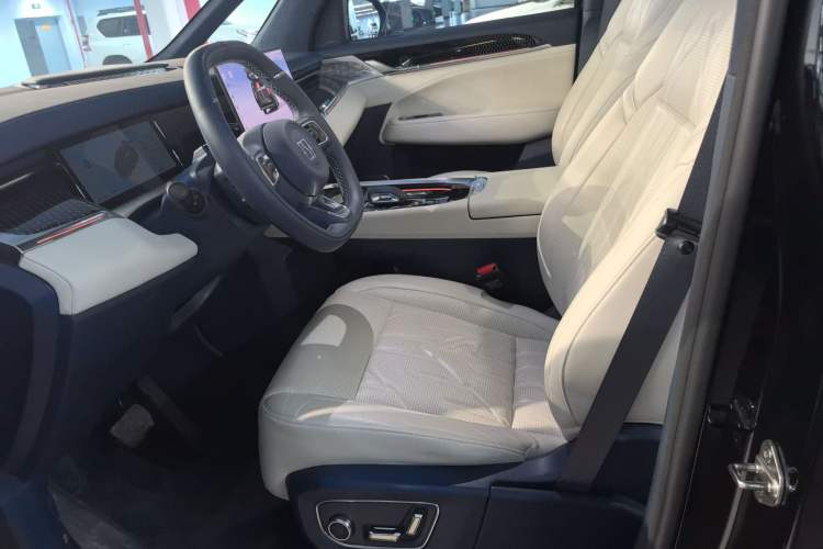 Used Zeekr 009 2024 7-Seater Walk-Through Version Four-Wheel Drive 108 kWh
