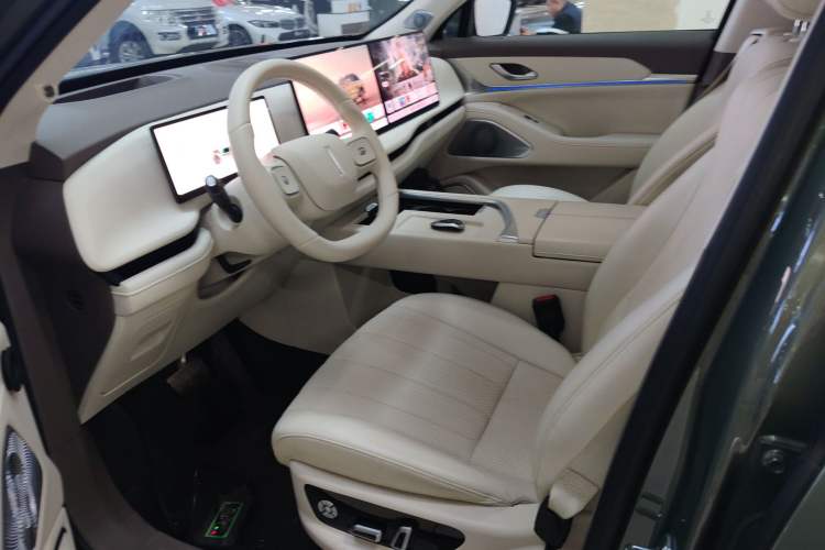 Used Wey Lanshan 2025 Four-Wheel Drive Max
