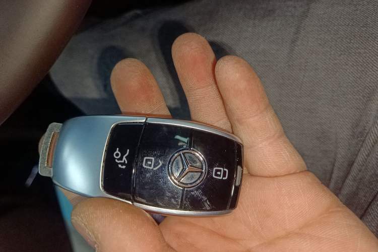 Used Mercedes-Benz E-Class 2019 E 260 L Interior 1