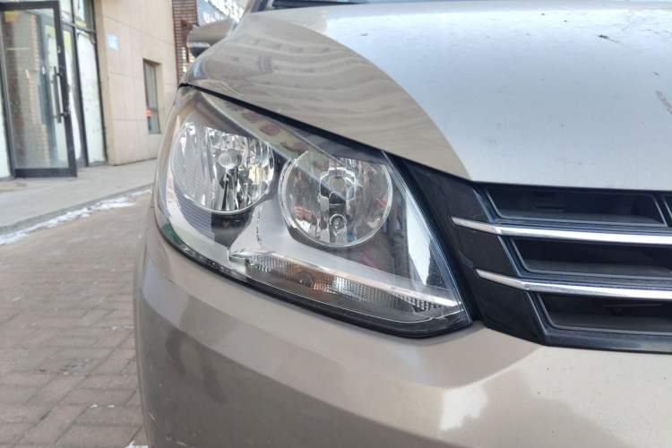 Used Volkswagen Touran 2015 1.4T Manual Fashion Edition 5-Seater Exterior 6