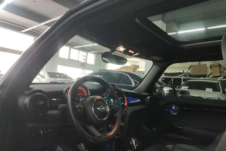 Used MINI 2018 1.5T COOPER Racing Driver Headliner