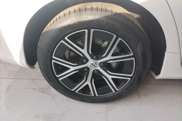 Used Volvo S60 2026 Model B4 Zhiyi Luxury Edition