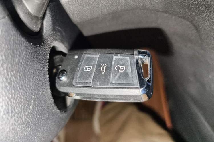 Used Volkswagen Lamando 2015 230TSI DSG Fashion Edition
