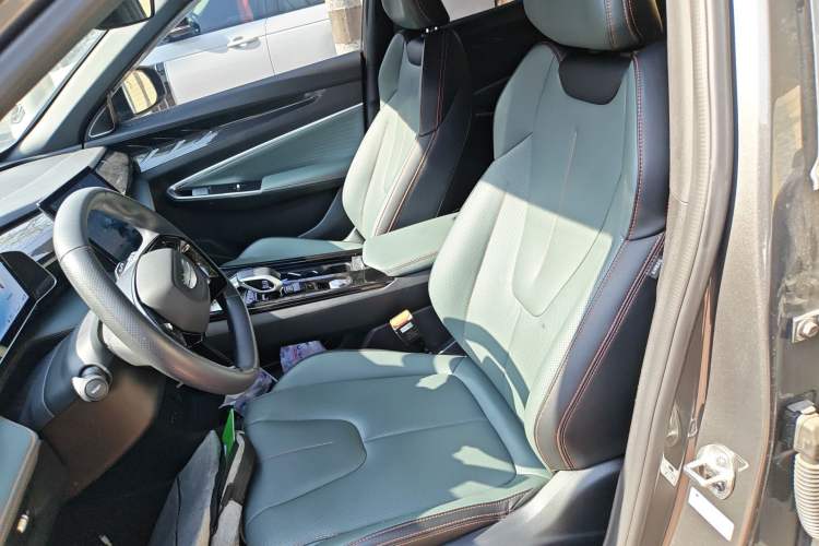 Used Geely Auto Emgrand X7 Sport 2024 1.5TD Dragon Edition
