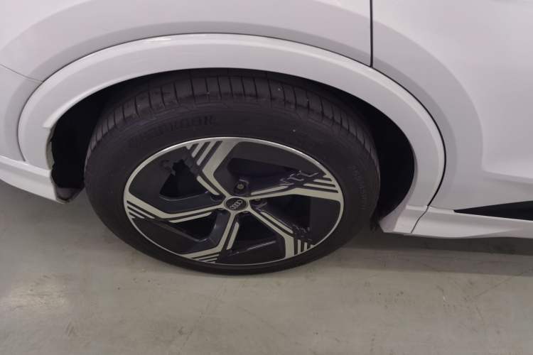 Used Audi Q4 e-tron 2024 40 e-tron Boundary Edition in Midnight Blue