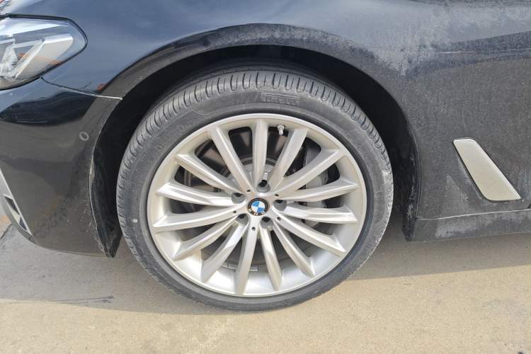 Used BMW 5 Series 2022 Second Facelift 530Li Luxury Edition Premium Package
