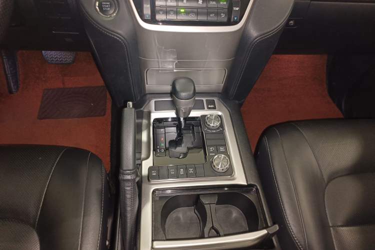 Used Toyota Land Cruiser 2017 4.0L GX 7-Seater U.S.-Spec Version