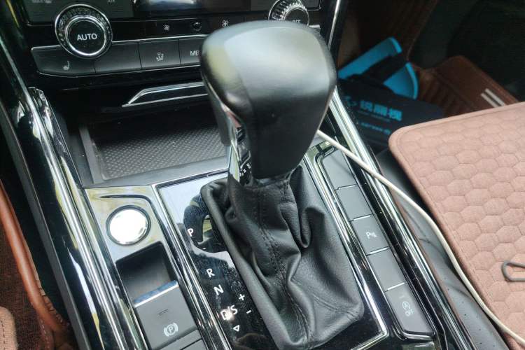 Used Volkswagen Phideon 2019 380TSI Two-Wheel Drive Business Edition China VI Standard
