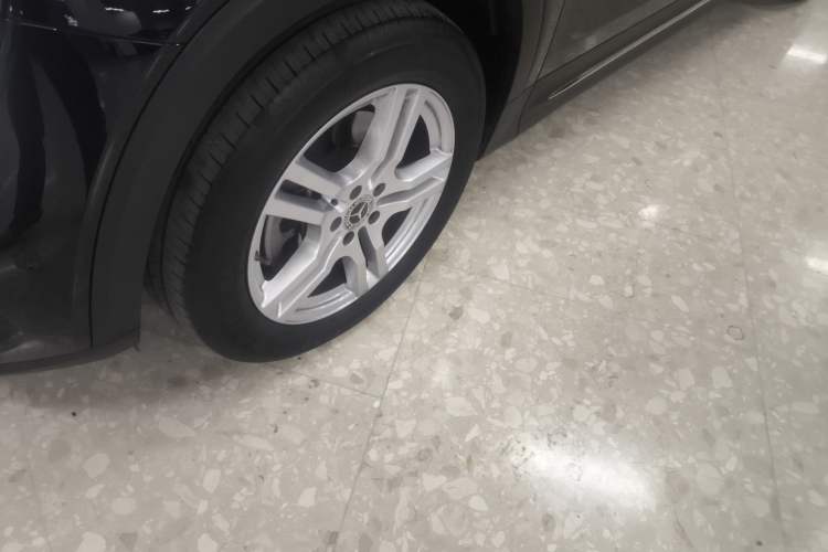 Used Mercedes-Benz GLB 2022 GLB 220 Dynamic Edition Left Front Wheel Hub