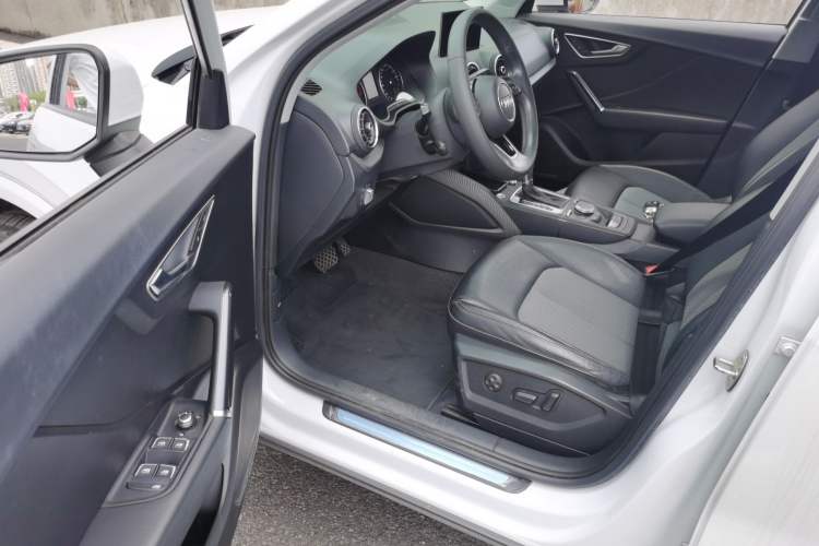 Used Audi Q2L 2020 35 TFSI Fashionable and Elegant Model Driver Seat