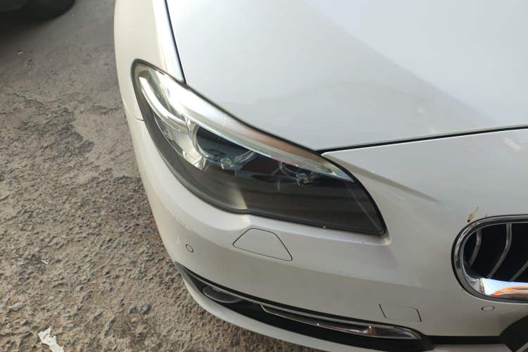 Used BMW 5 Series 2014 525Li Luxury Design Package Right Front Headlight