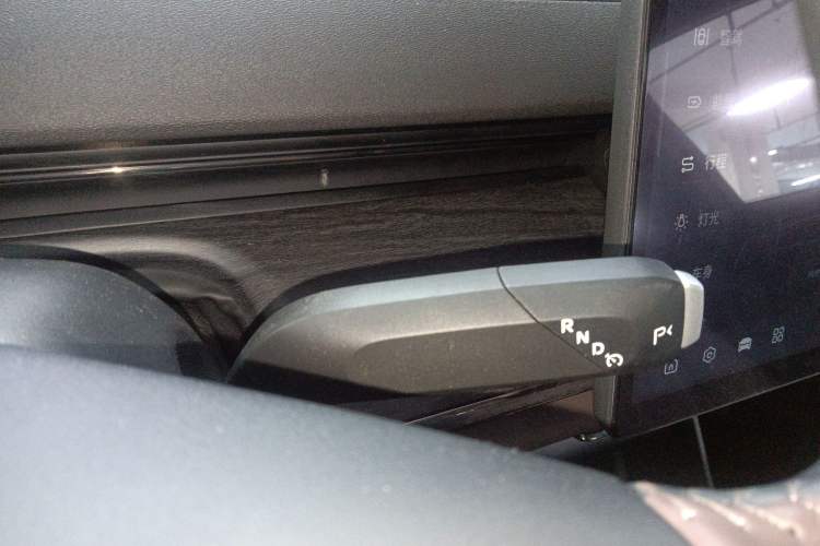 Used CHANGAN NEVO A07 2025 Range-Extended "True Fragrant" Edition 230 Premium Version Gear Lever