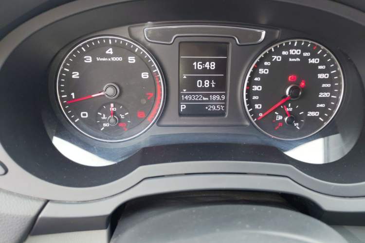 Used Audi Q3 2016 40 TFSI quattro all-wheel-drive sport model

