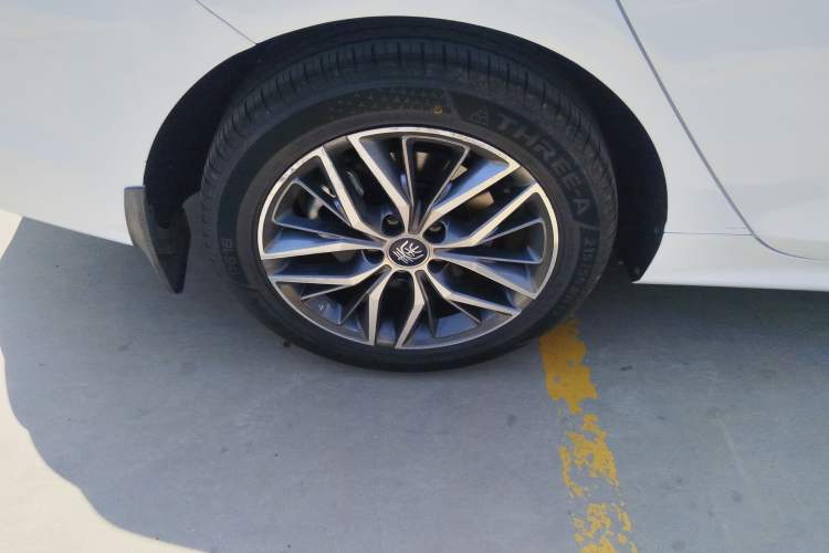 Used BYD Qin PLUS 2023 Champion Edition EV 510KM Beyond Model Right Rear Wheel Hub