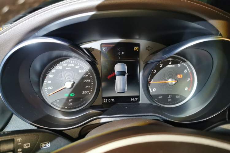 Used Mercedes-Benz GLC 2018 GLC 260 4MATIC Luxury Model
