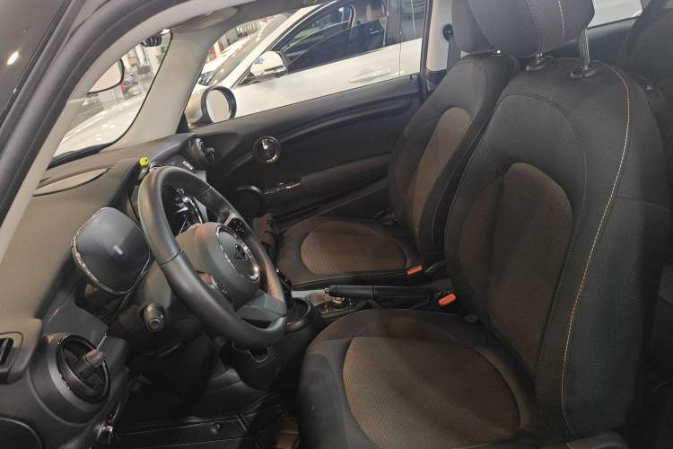Used MINI 2023 1.5T ONE Left Front Seat