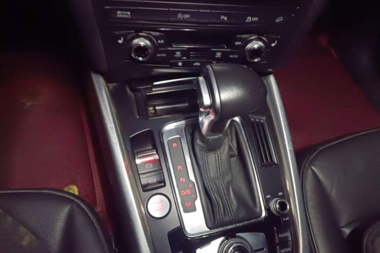 Used Audi Q5 2013 45 TFSI quattro Sport Edition Gear Lever
