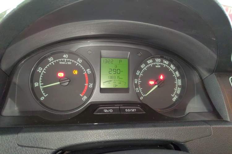 Used Skoda Rapid 2015 1.6L Automatic Smart Selection Model
