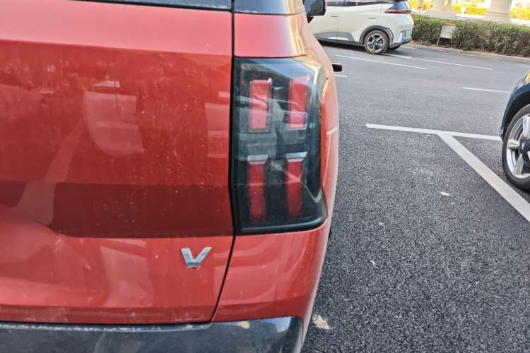 Used AION V 2024 Aion Tyrannosaurus 650 LiDAR Edition