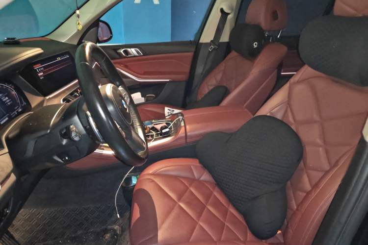 Used BMW X5 2022 xDrive 30Li Luxury M Sport Package Left Front Seat