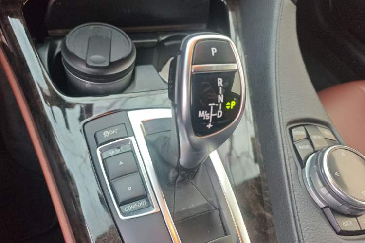 Used BMW 6 Series 2012 640i two-door coupe Gear Lever
