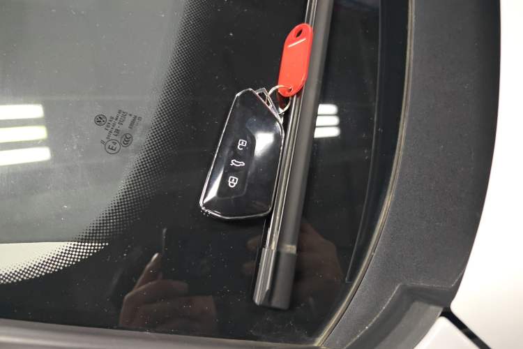 Used Volkswagen Sagitar 2026 Model L 300TSI DSG Luxury Version Vehicle Key