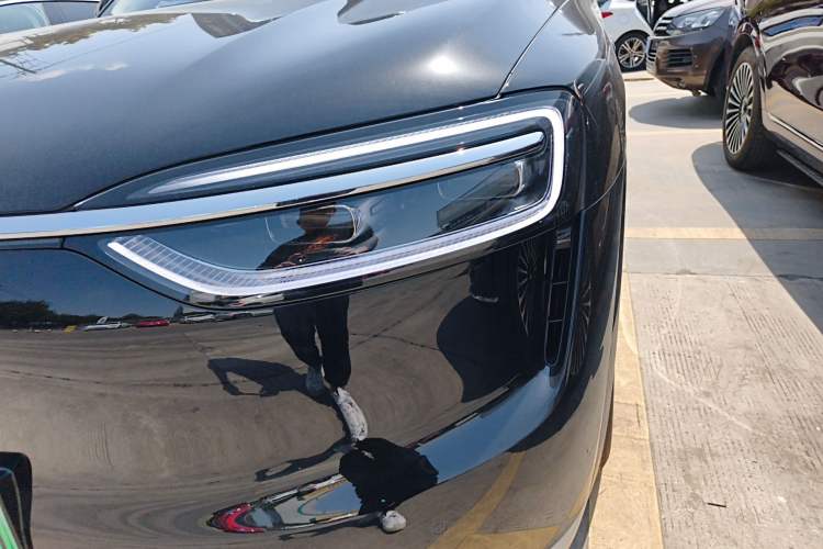 Used Hima AITO M7 2026 Model Range-Extending Ultra All-Wheel Drive 5-Seater Version Left Front Headlight