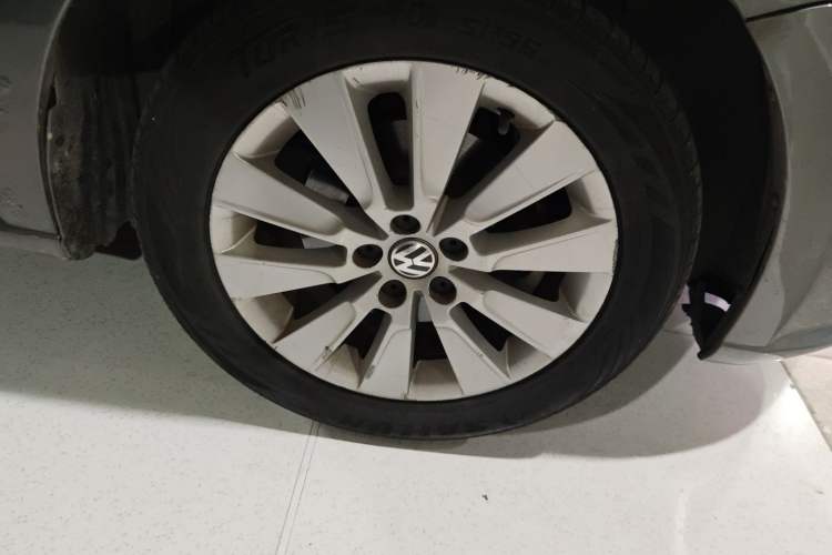 Used Volkswagen Lavida 2013 Revised Classic 1.6L Manual Fashion Edition
