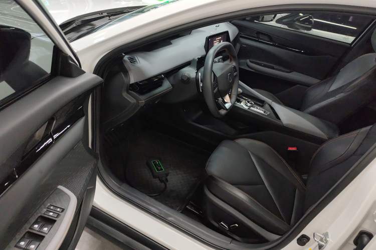 Used CHANGAN UNI-V 2022 1.5T Smart Navigation Version